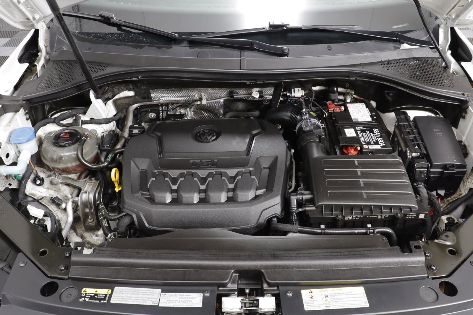 Used 2020 Volkswagen Tiguan SE R-Line image 23