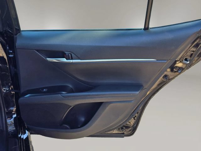 Used 2020 Toyota Camry SE w/ Moonroof Package AWD/4WD image 15