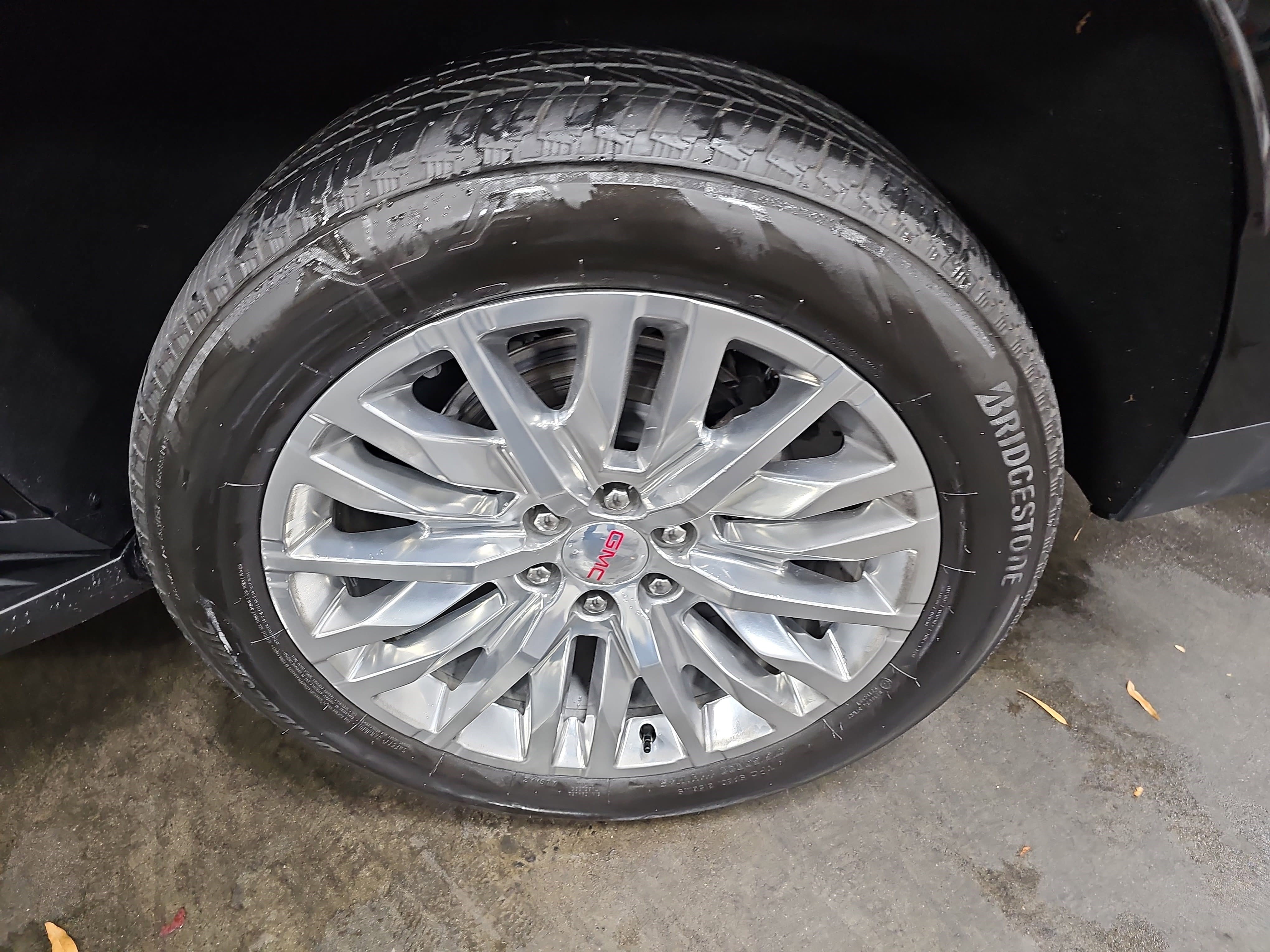 Used 2024 GMC Yukon Denali w/ Advanced Technology Package image 35