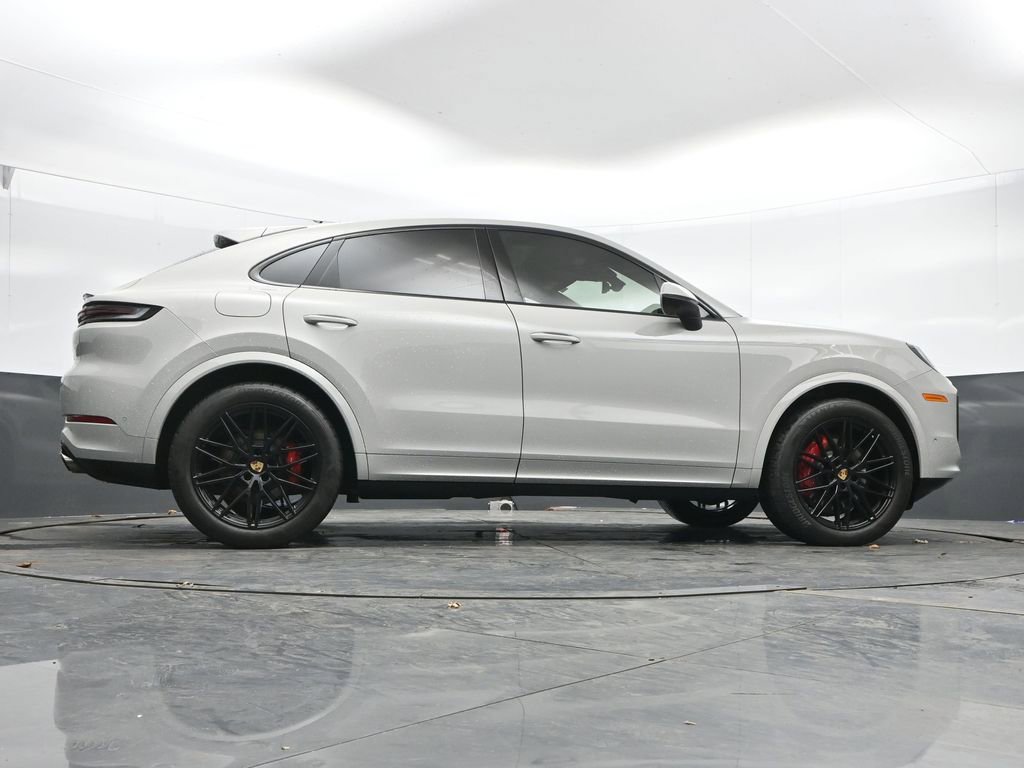 Used 2024 Porsche Cayenne S image 49