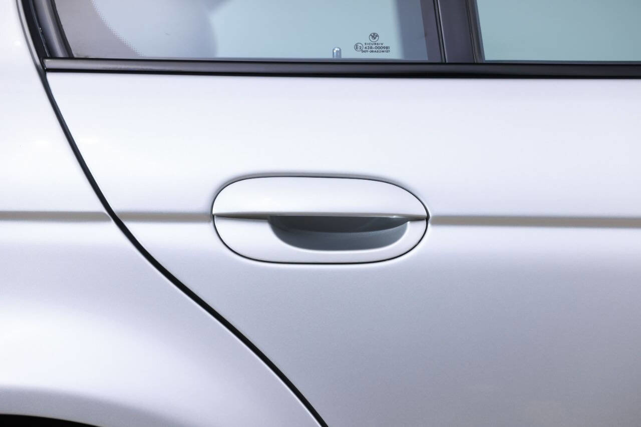 Used 2002 BMW M5 image 26