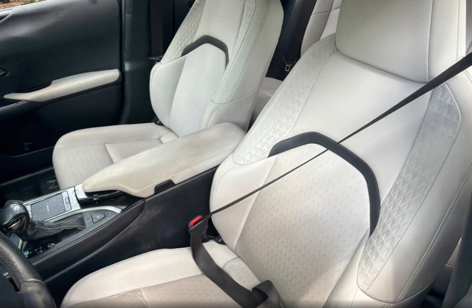 Used 2021 Lexus UX 200 w/ Accessory Package (Z1) FWD image 12