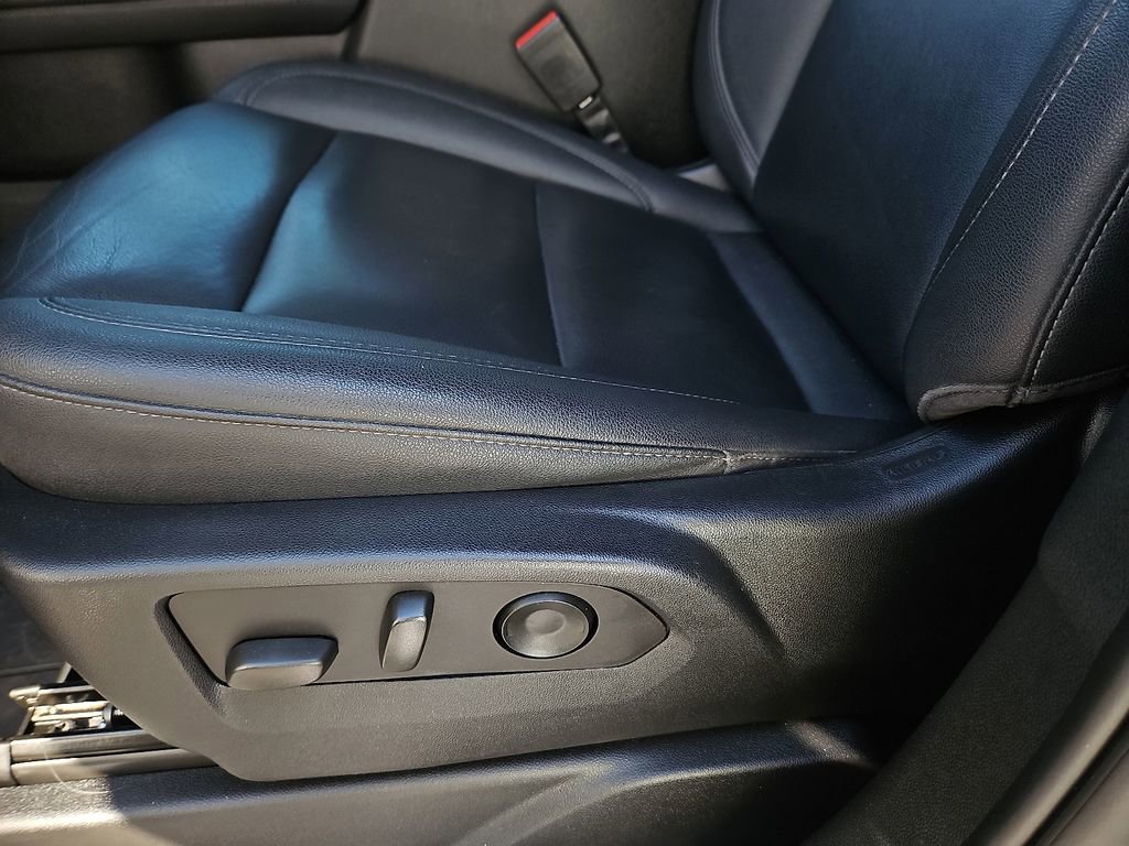 Used 2023 Chevrolet Tahoe Z71 w/ Luxury Package image 22