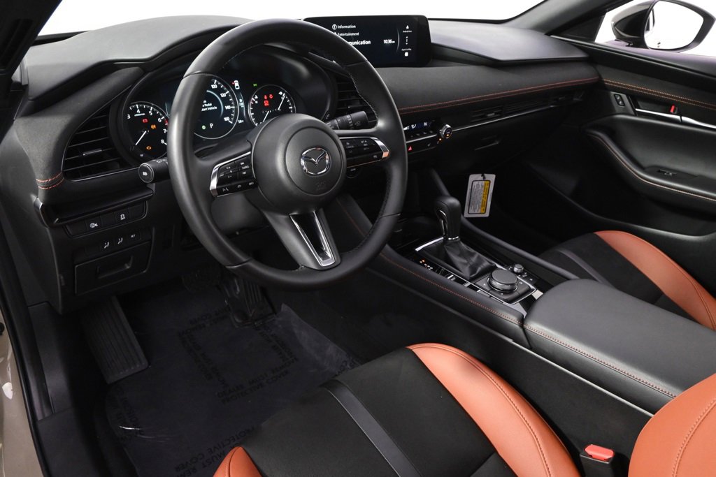 Certified 2025 MAZDA MAZDA3 Carbon image 12