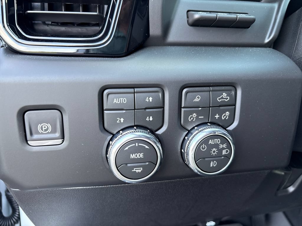 New 2026 GMC Sierra 2500 AT4 w/ AT4 Premium Plus Package AWD/4WD image 22