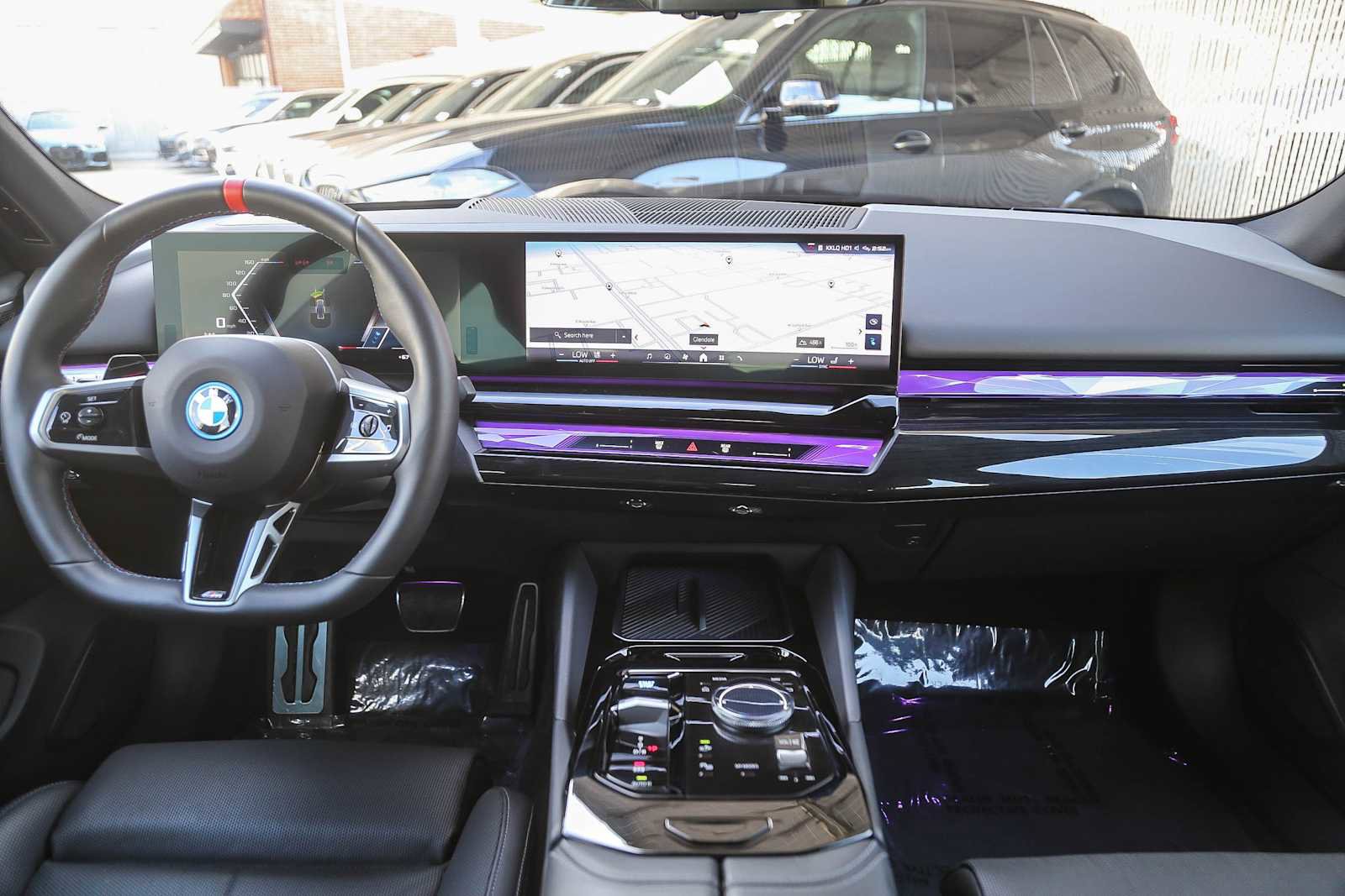 Used 2025 BMW i5 M60 w/ Premium Package image 9