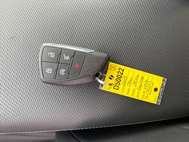 Used 2025 Chevrolet Equinox LT w/ Convenience Package II image 32