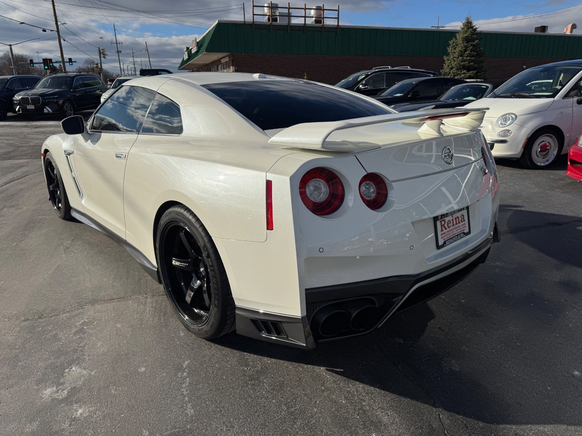 Used 2019 Nissan GT-R Premium image 7