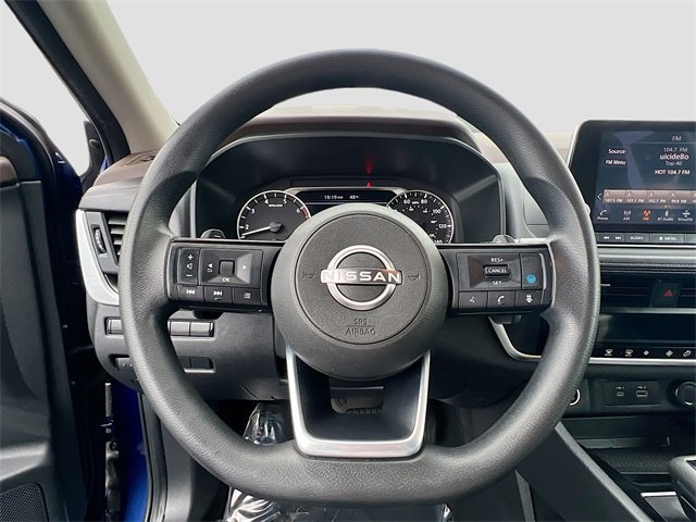 Used 2023 Nissan Rogue SV image 11