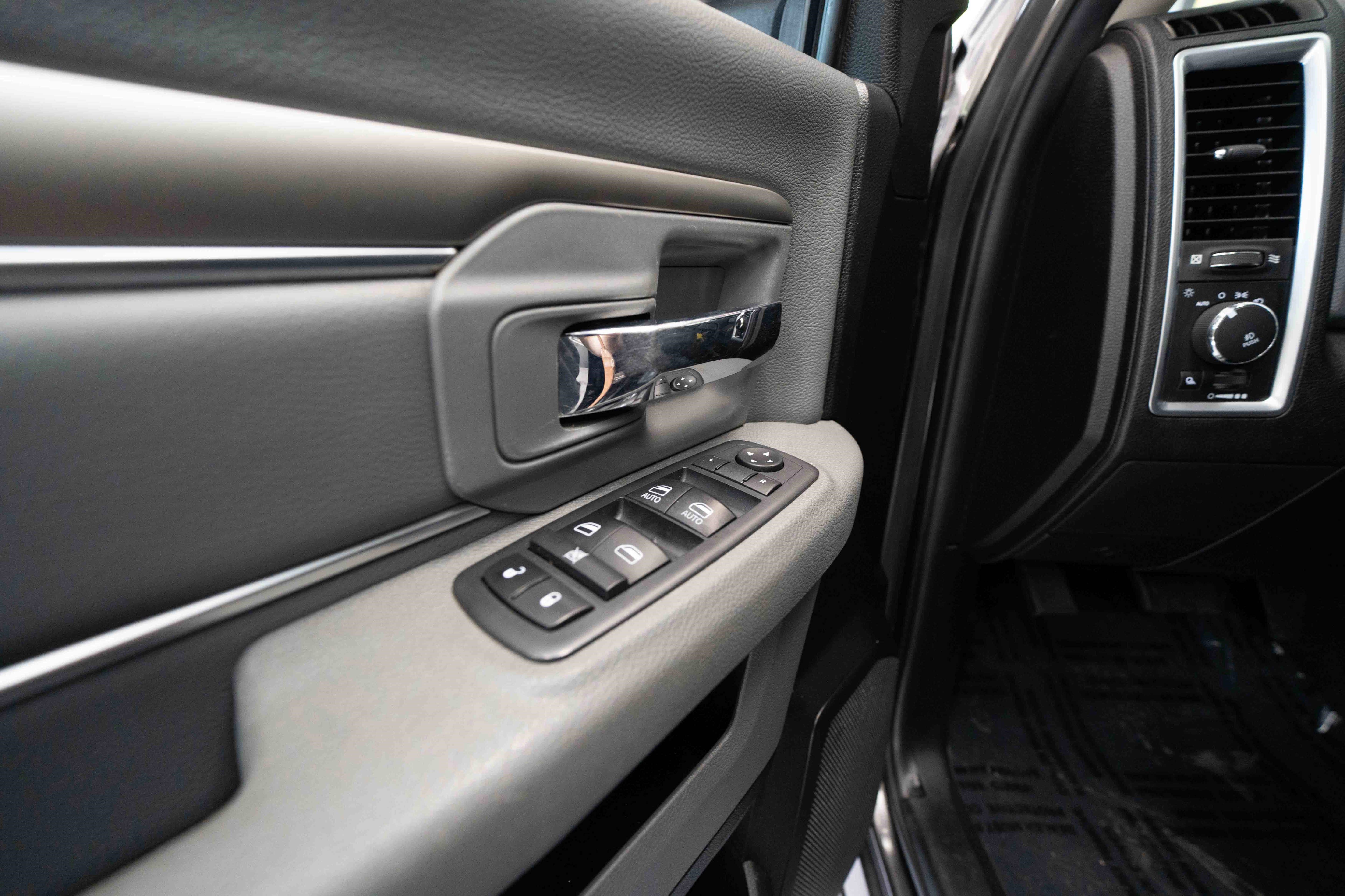 Used 2020 RAM 1500 Classic Warlock AWD/4WD image 7