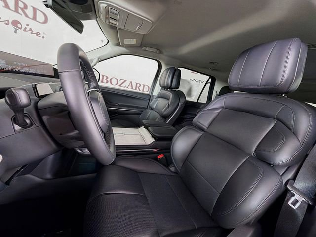 New 2026 Lincoln Navigator L Premier AWD/4WD image 23