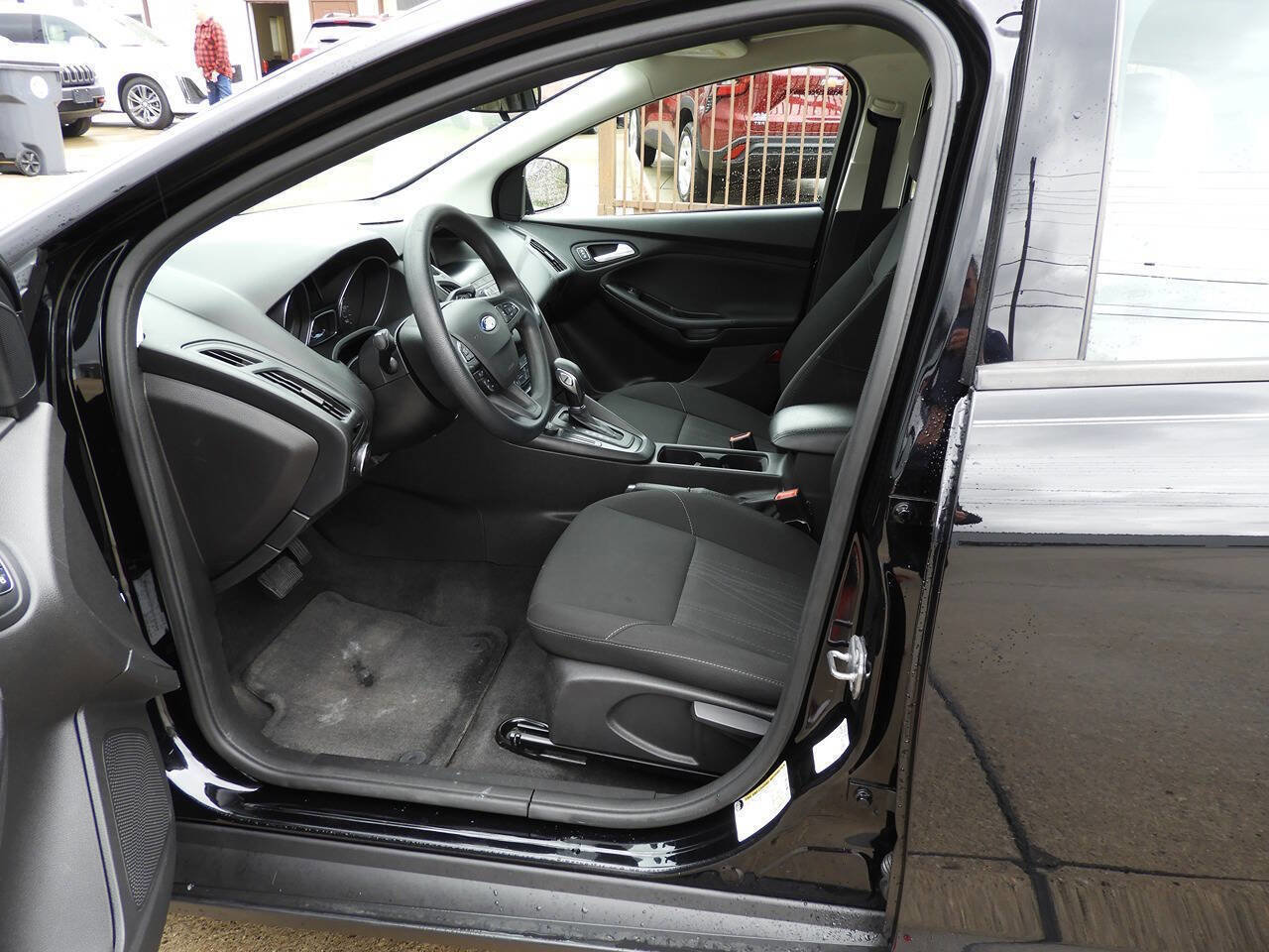 Used 2018 Ford Focus SE image 14