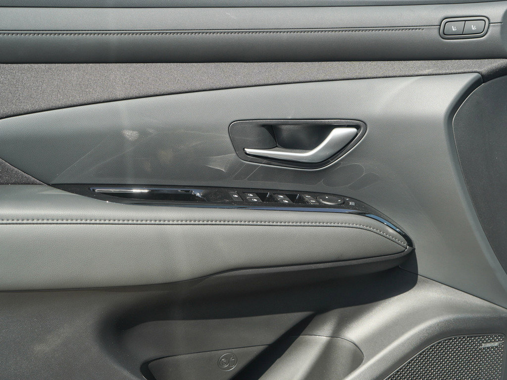 New 2026 Hyundai Tucson Limited image 17
