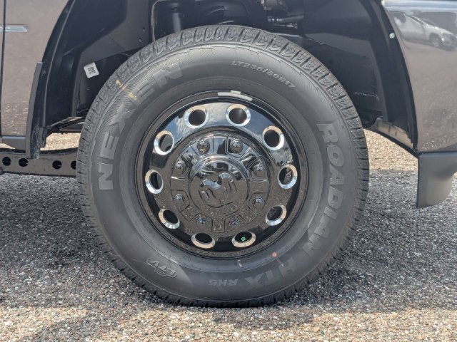 New 2026 RAM 3500 Big Horn AWD/4WD image 12