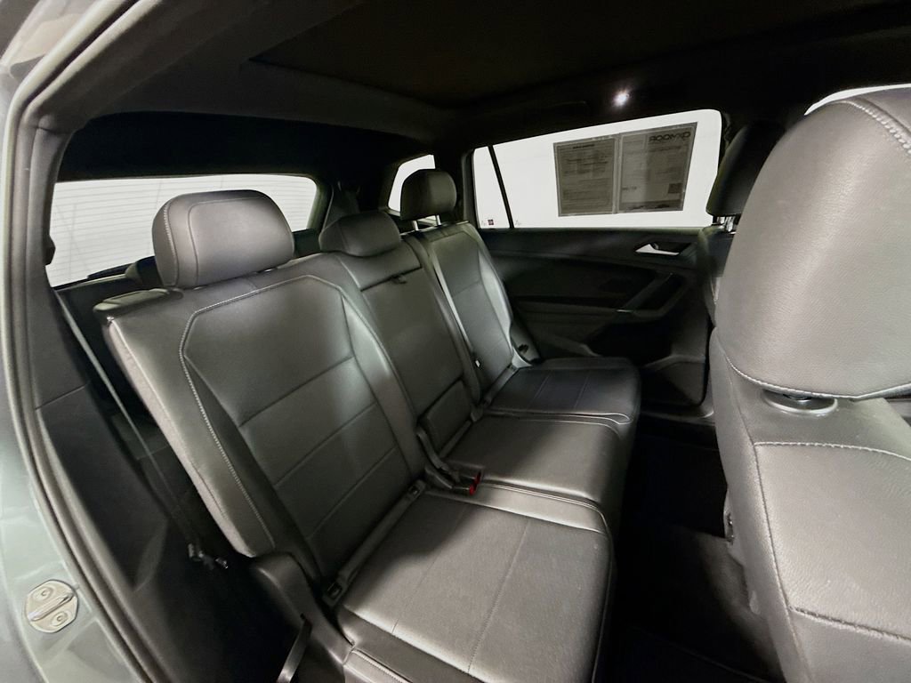 Used 2020 Volkswagen Tiguan SE R-Line image 23