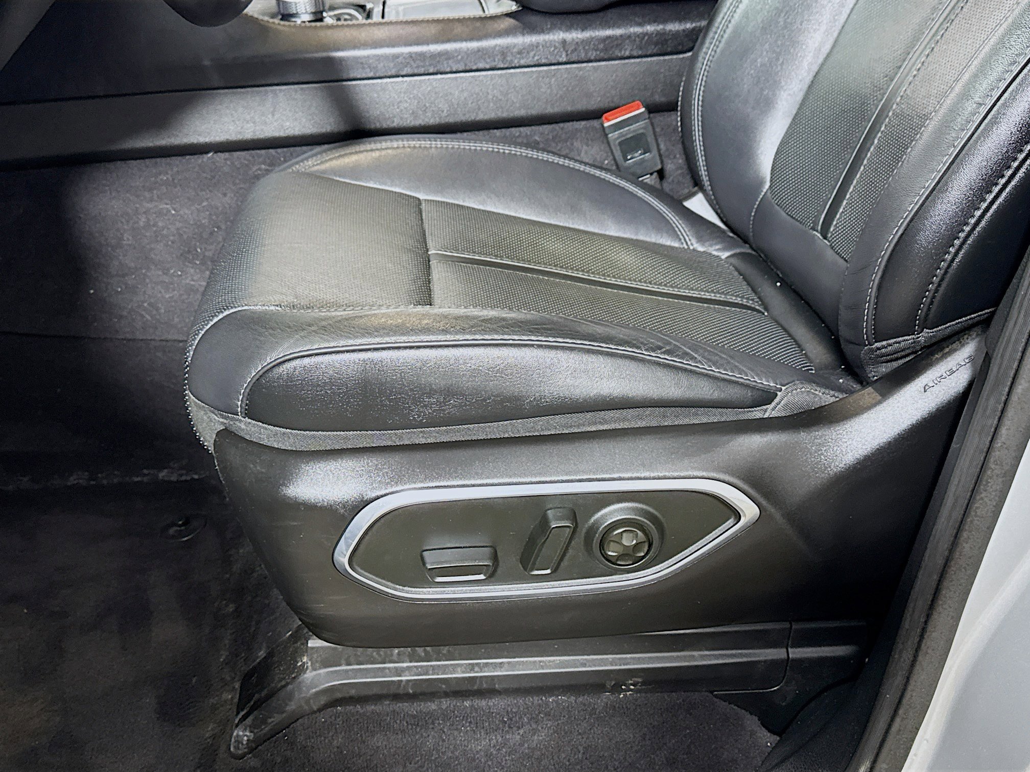 Used 2024 Jeep Wagoneer Series III AWD/4WD image 21