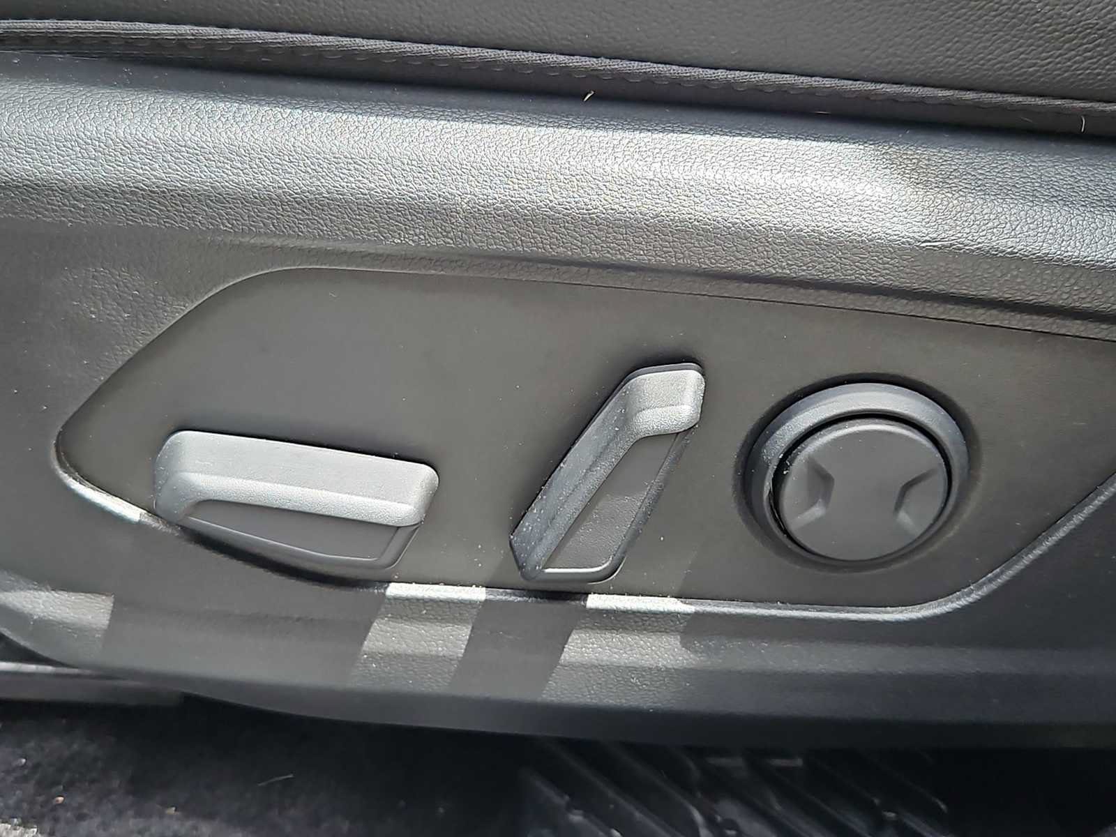 Certified 2024 Hyundai Tucson Limited FWD image 17