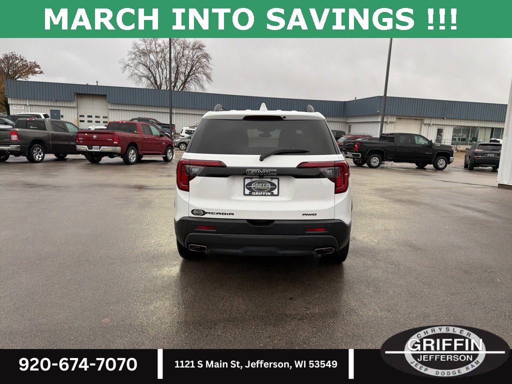 Used 2023 GMC Acadia SLE w/ Driver Convenience Package image 9