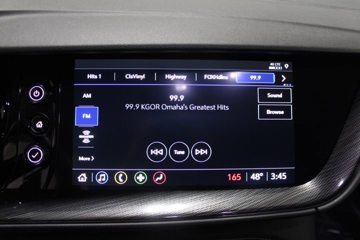 Used 2023 Buick Envision Essence image 3