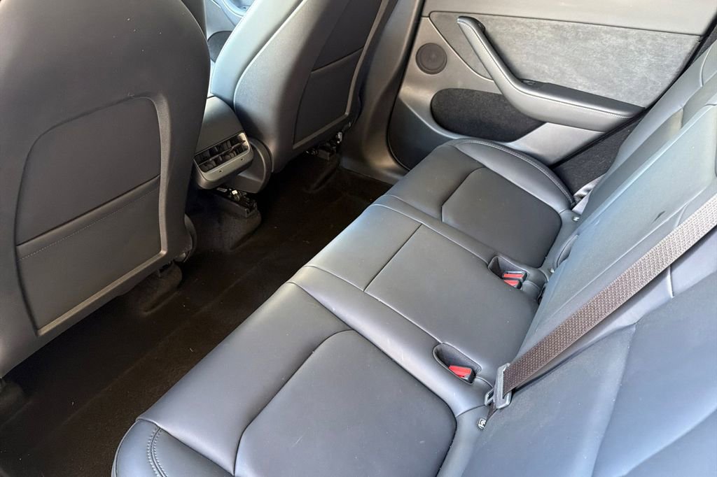 Used 2024 Tesla Model Y Long Range image 12