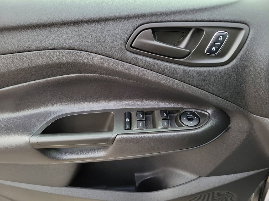 Used 2017 Ford Escape S image 19