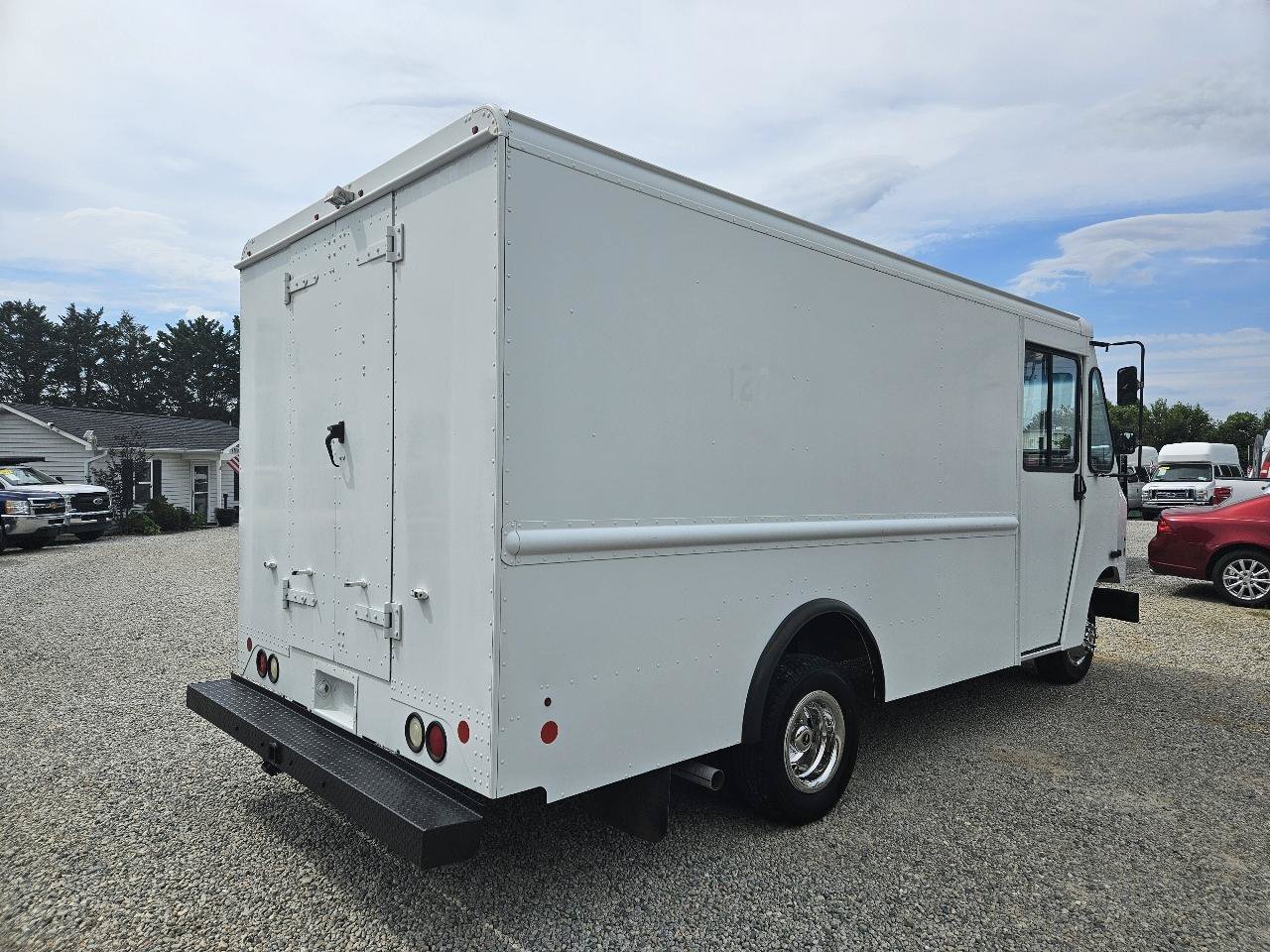 Used 2015 Ford E-350 and Econoline 350 Super Duty w/ A/C Prep Package RWD image 5