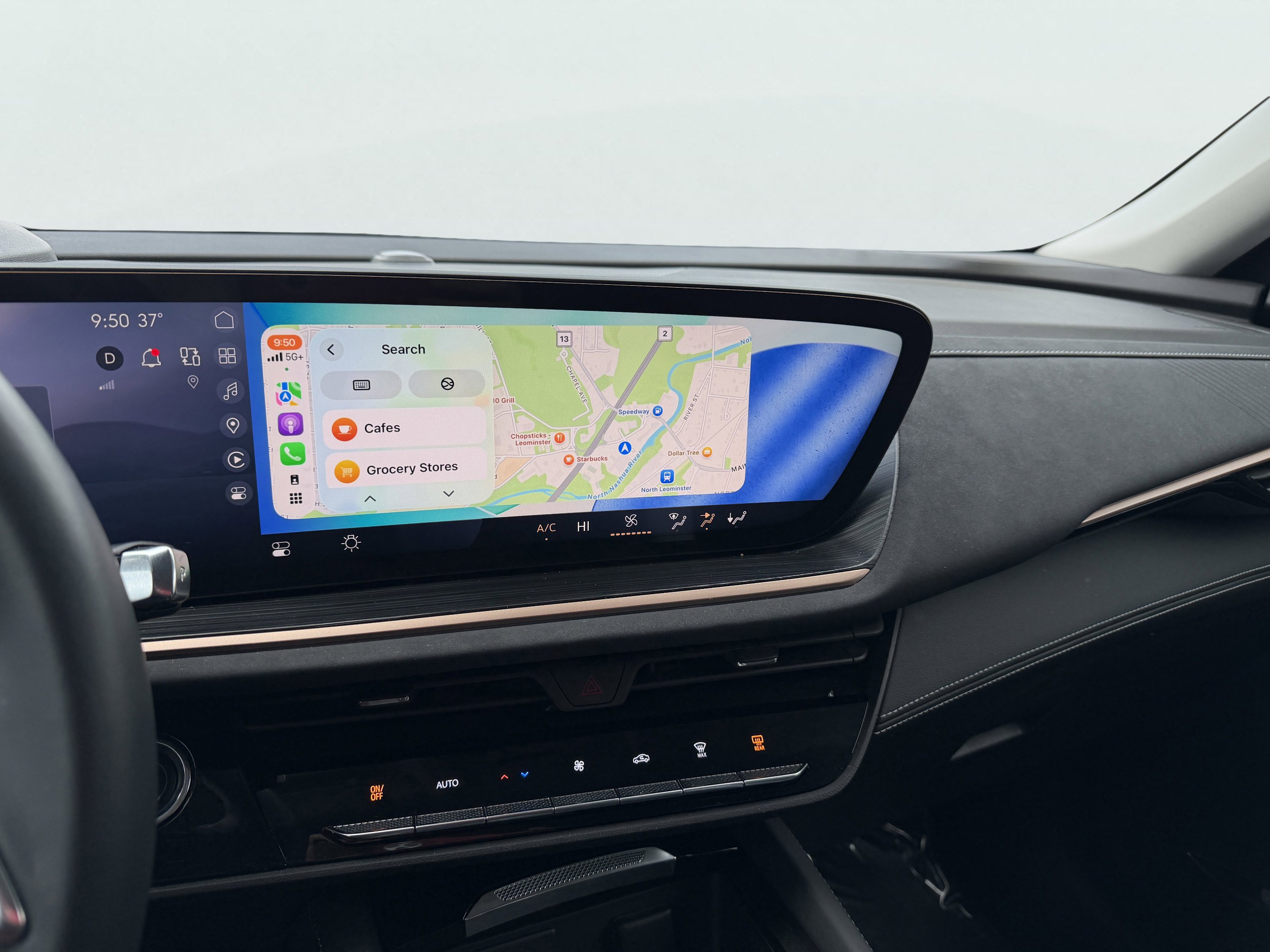 Used 2025 Buick Envision Sport Touring image 4