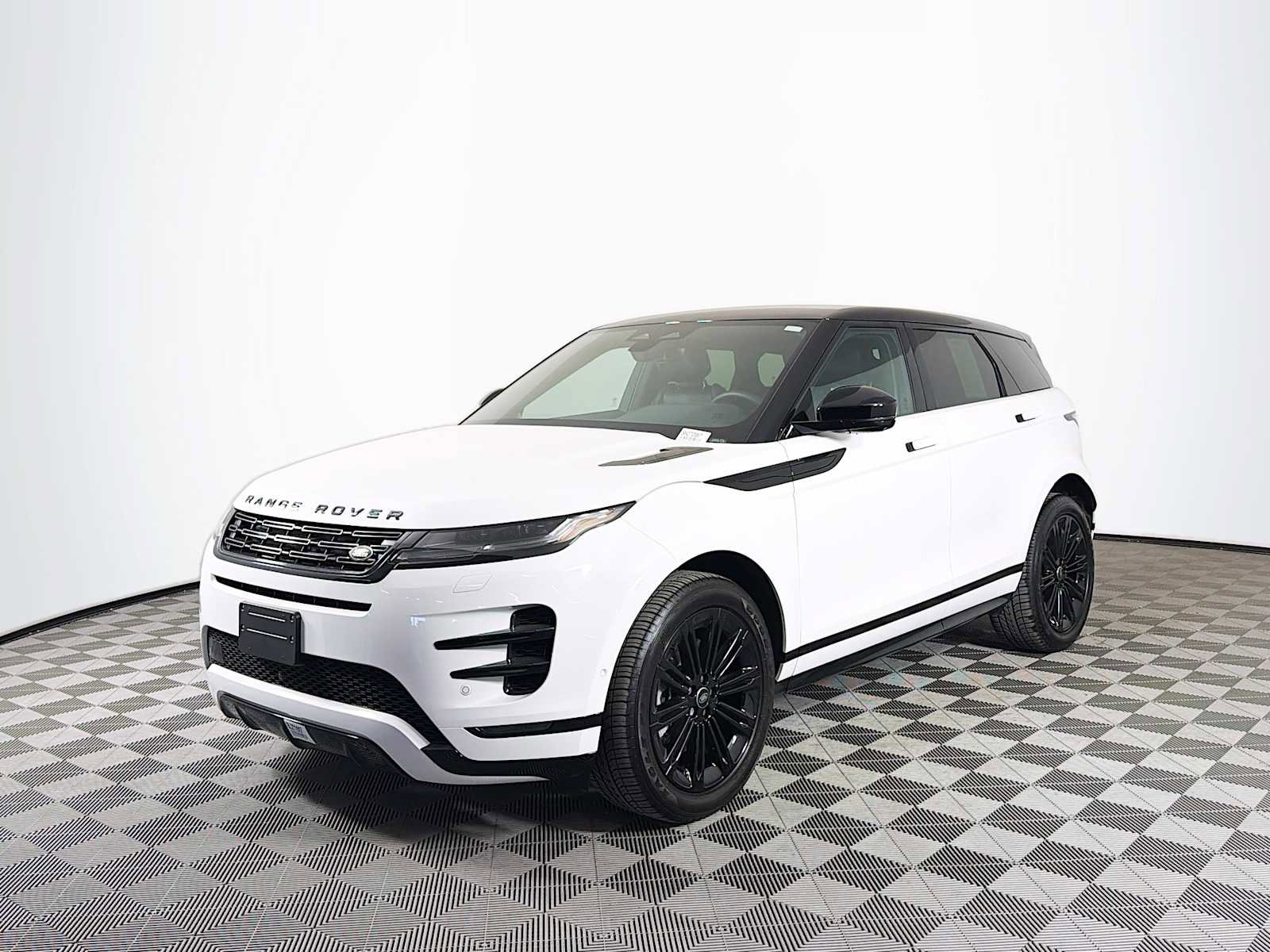 Used 2025 Land Rover Range Rover Evoque Dynamic SE AWD/4WD image 1