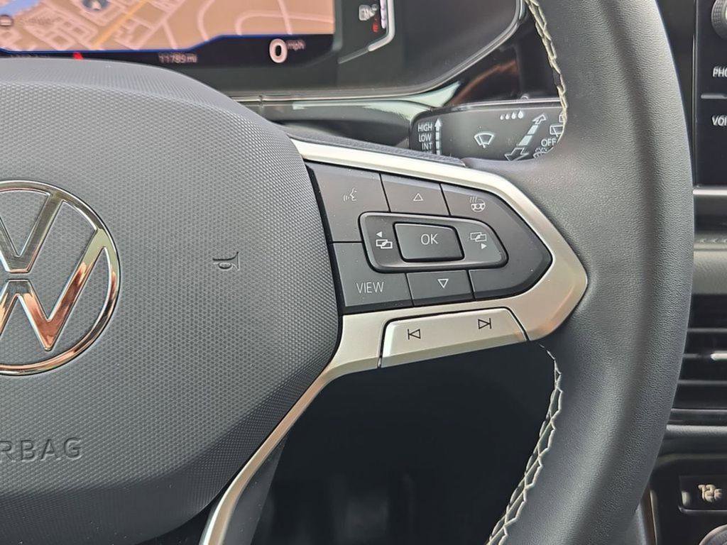 Used 2024 Volkswagen Taos SEL image 23