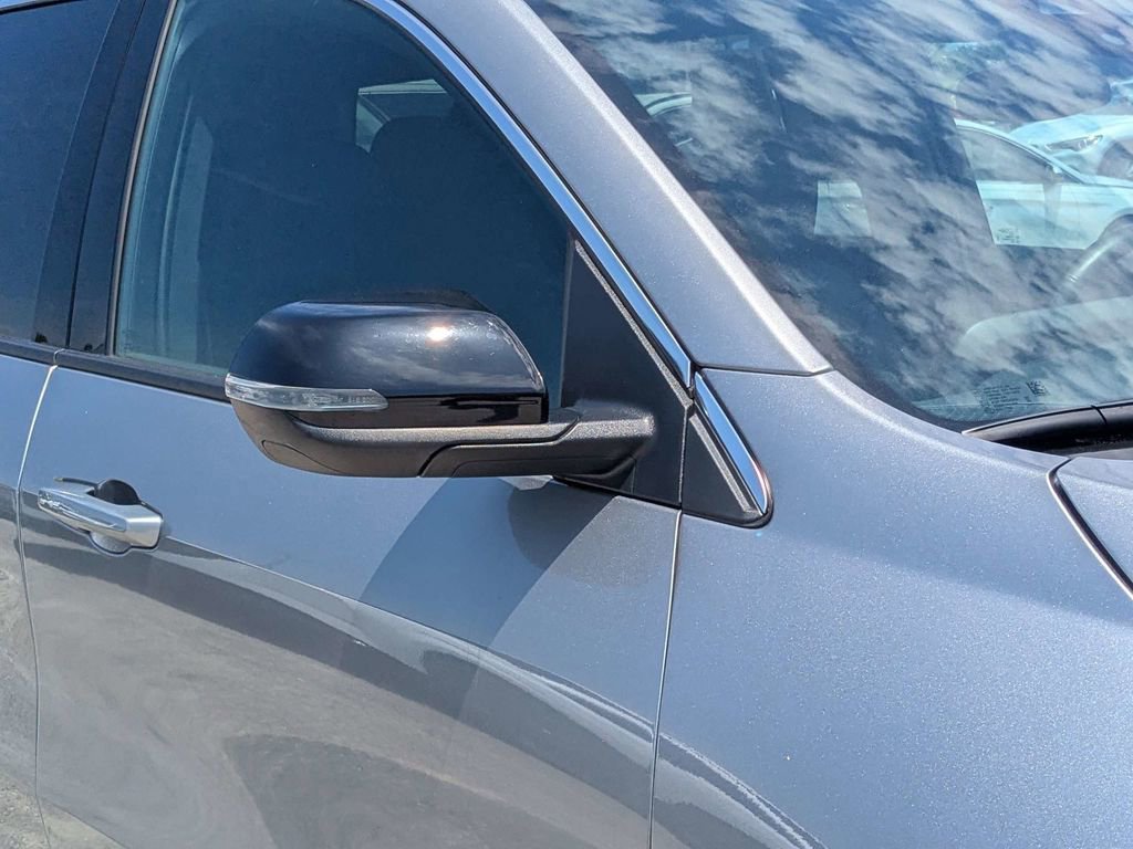 Used 2026 Chevrolet Traverse LT FWD image 10