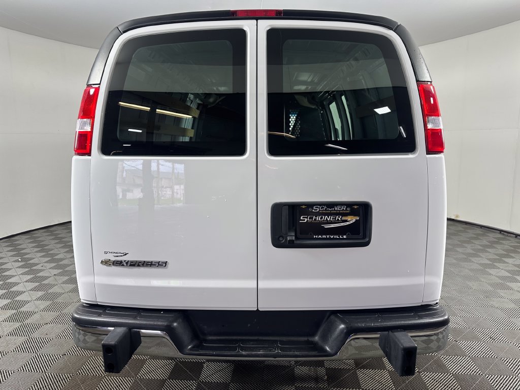 Used 2025 Chevrolet Express 2500 w/ Driver Convenience Package RWD image 4