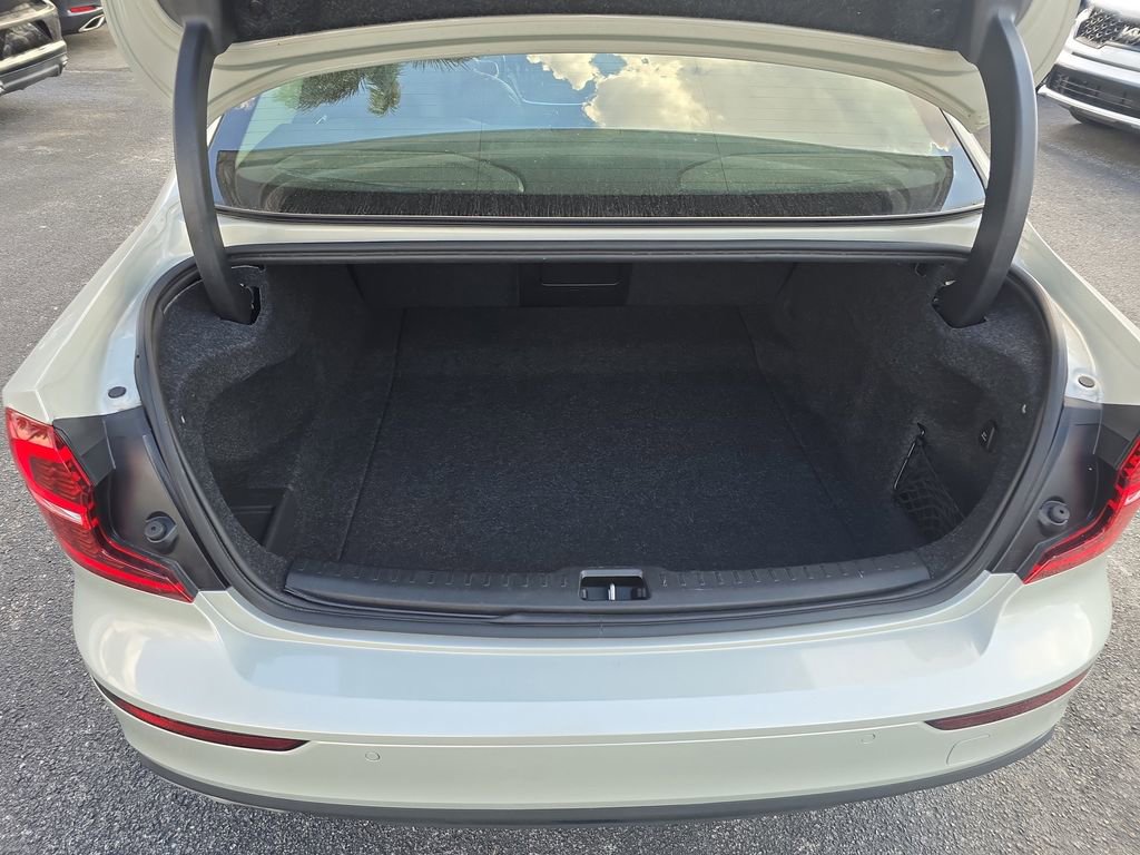 Used 2020 Volvo S60 T5 Momentum image 8