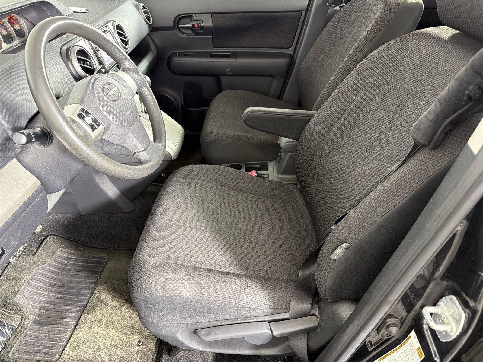 Used 2009 Scion xB FWD image 7