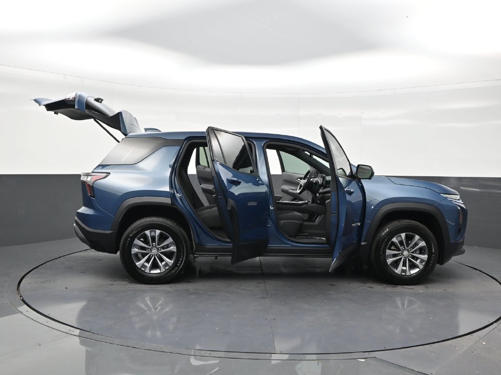 Used 2026 Chevrolet Equinox LT w/ Safety and Technology Package FWD image 28