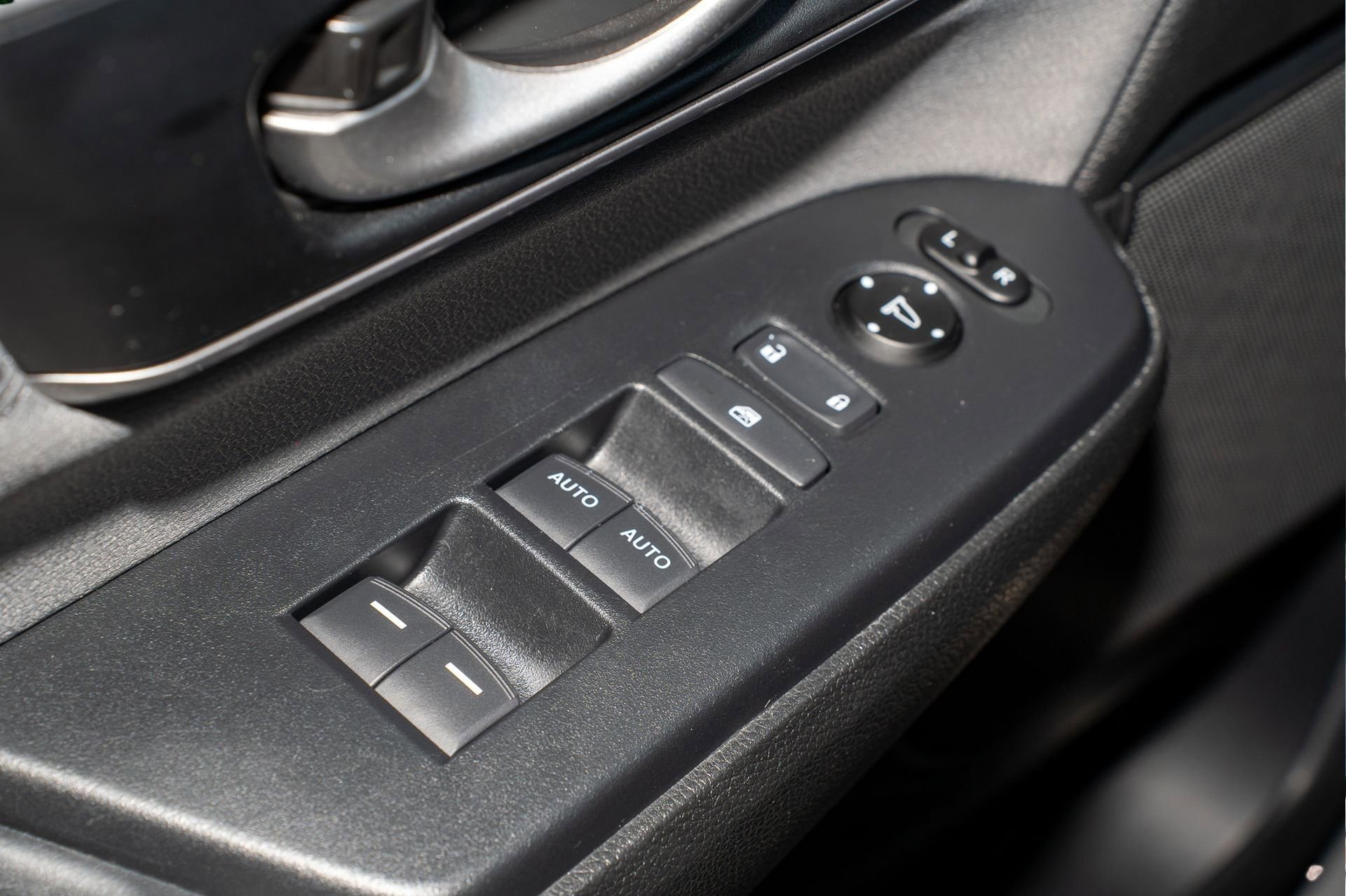 Used 2020 Honda CR-V EX image 25