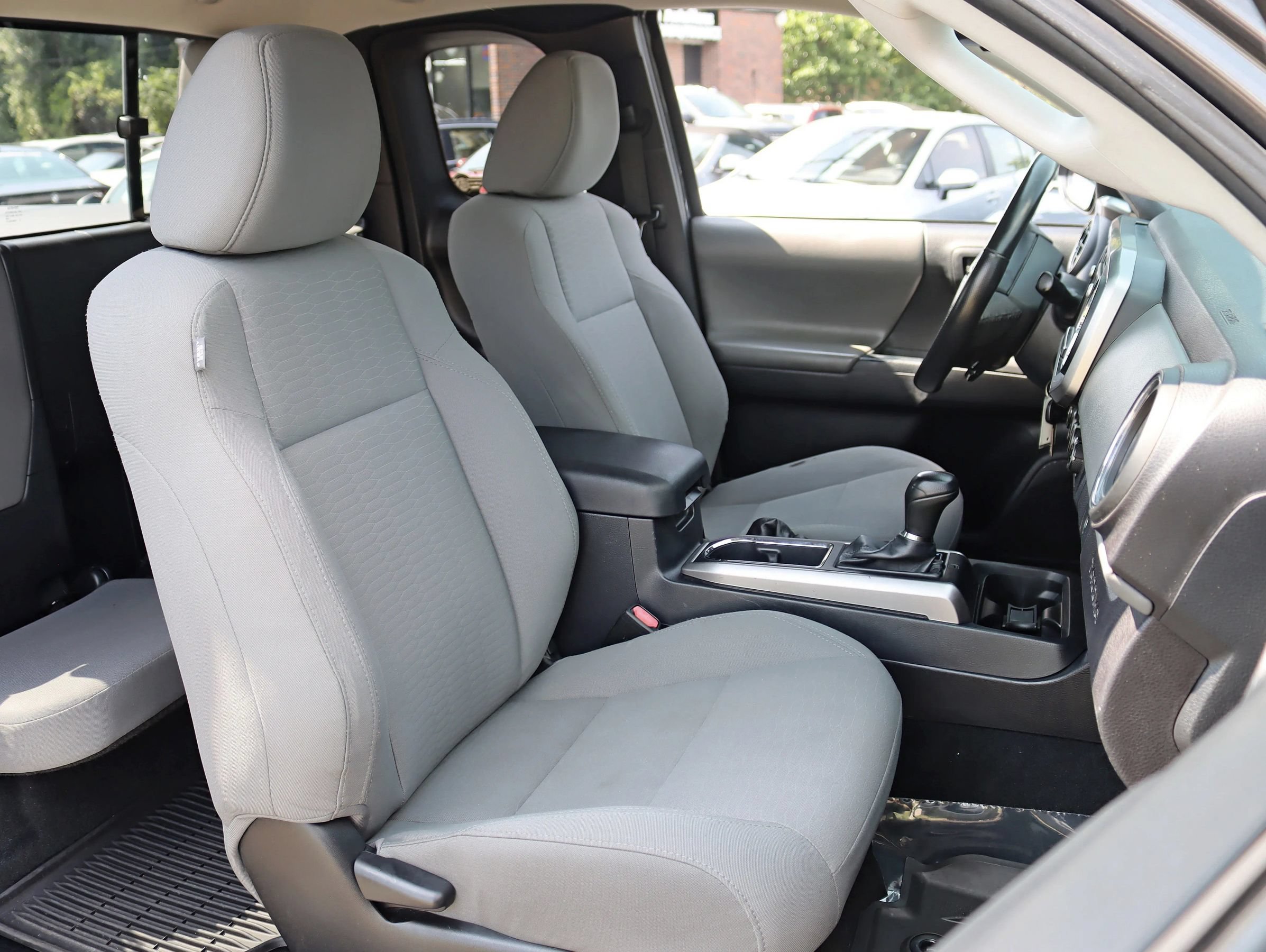 Used 2018 Toyota Tacoma SR5 AWD/4WD image 26