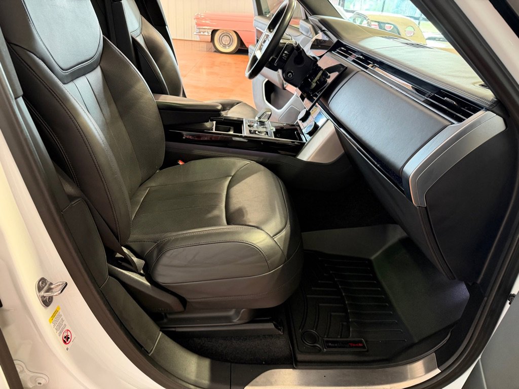 Used 2022 Land Rover Range Rover SE image 22