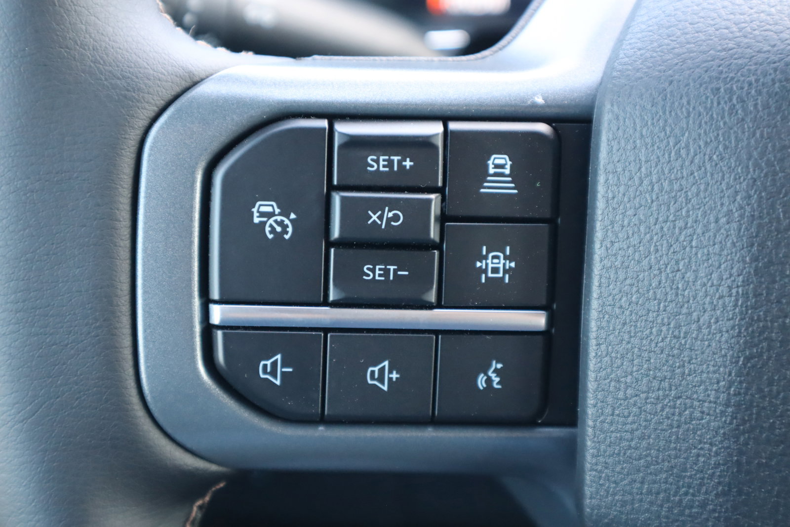 New 2025 Ford F150 Lariat w/ Equipment Group 501A Mid image 17