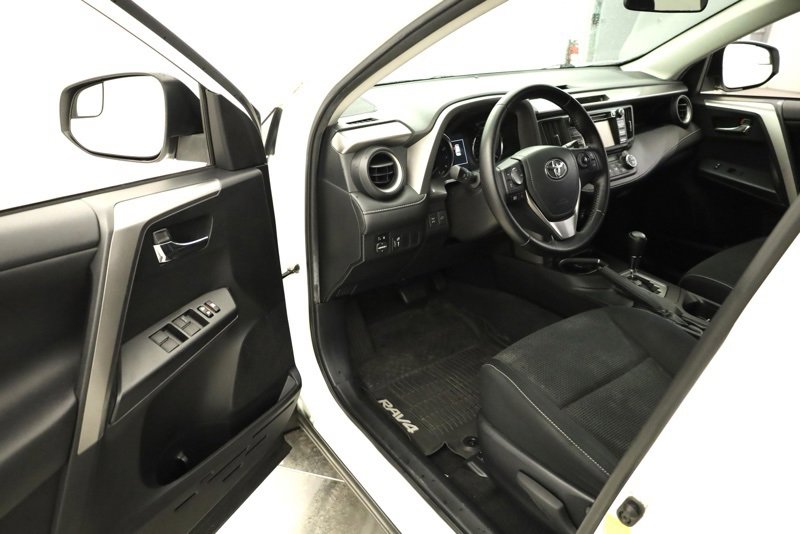 Used 2016 Toyota RAV4 XLE image 9