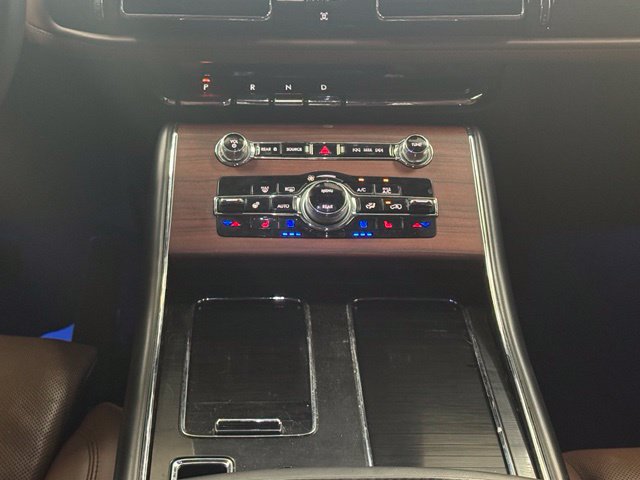 Used 2023 Lincoln Aviator Reserve w/ Equipment Group 201A AWD/4WD image 16