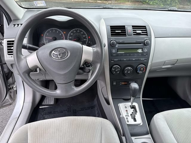 Used 2010 Toyota Corolla LE FWD image 17