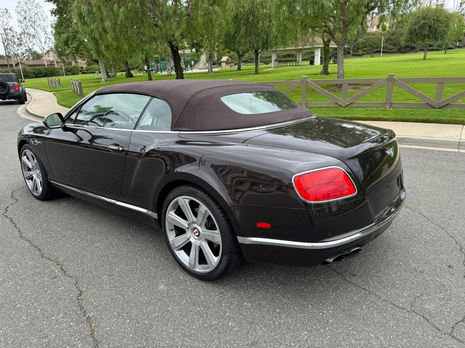 Used 2016 Bentley Continental GT AWD/4WD image 3