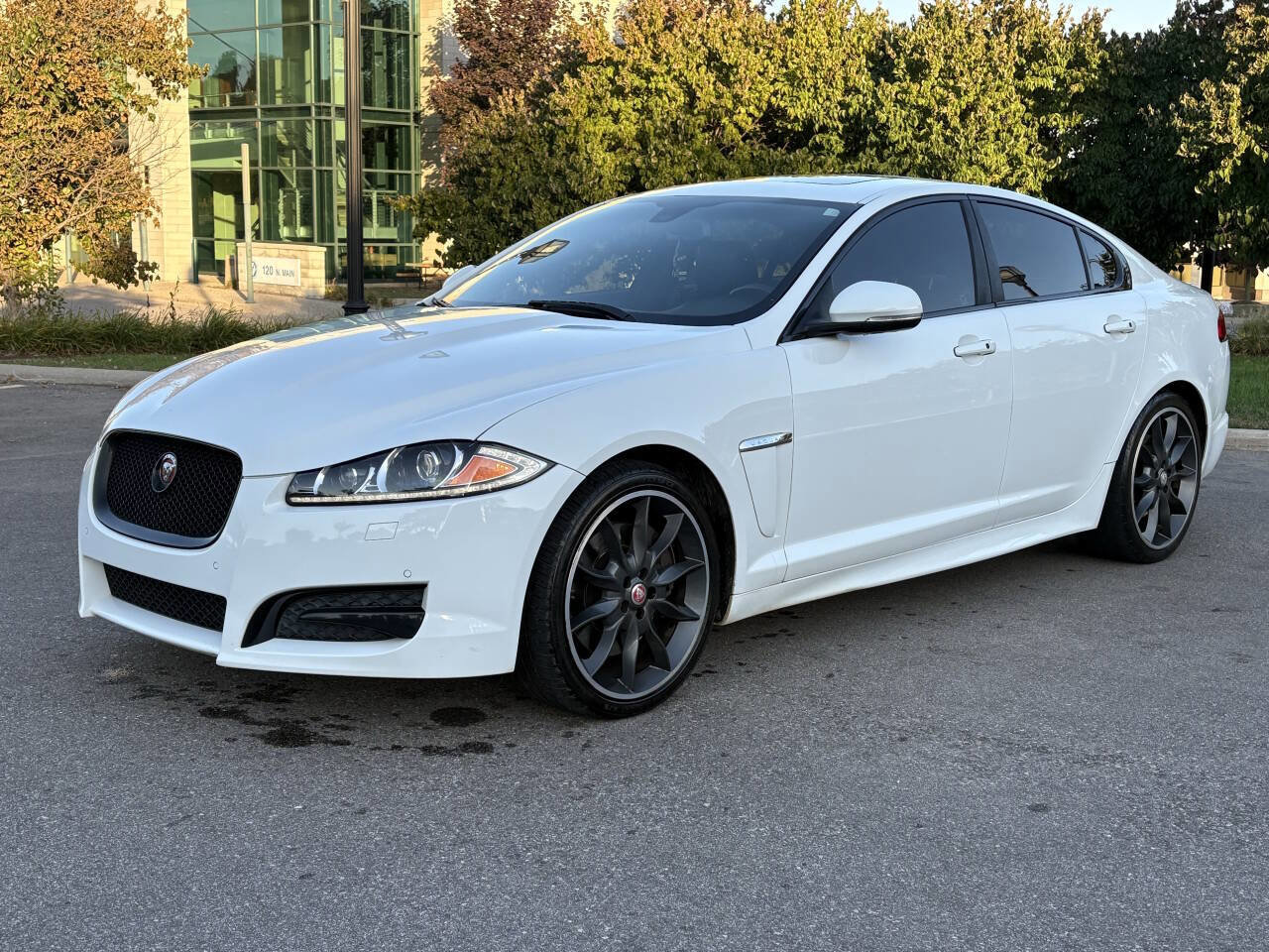 Used 2015 Jaguar XF Sport image 1