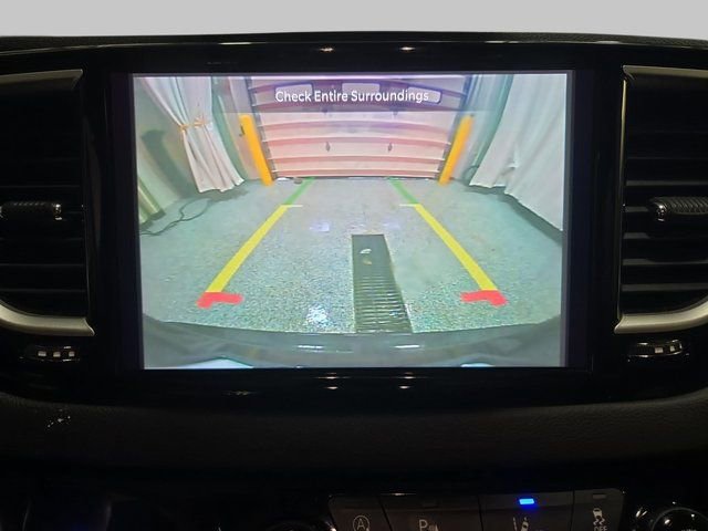 Used 2024 Chrysler Pacifica Touring-L image 25