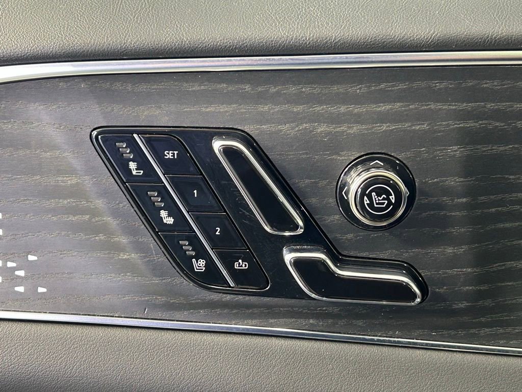 Used 2023 Cadillac Lyriq AWD image 35