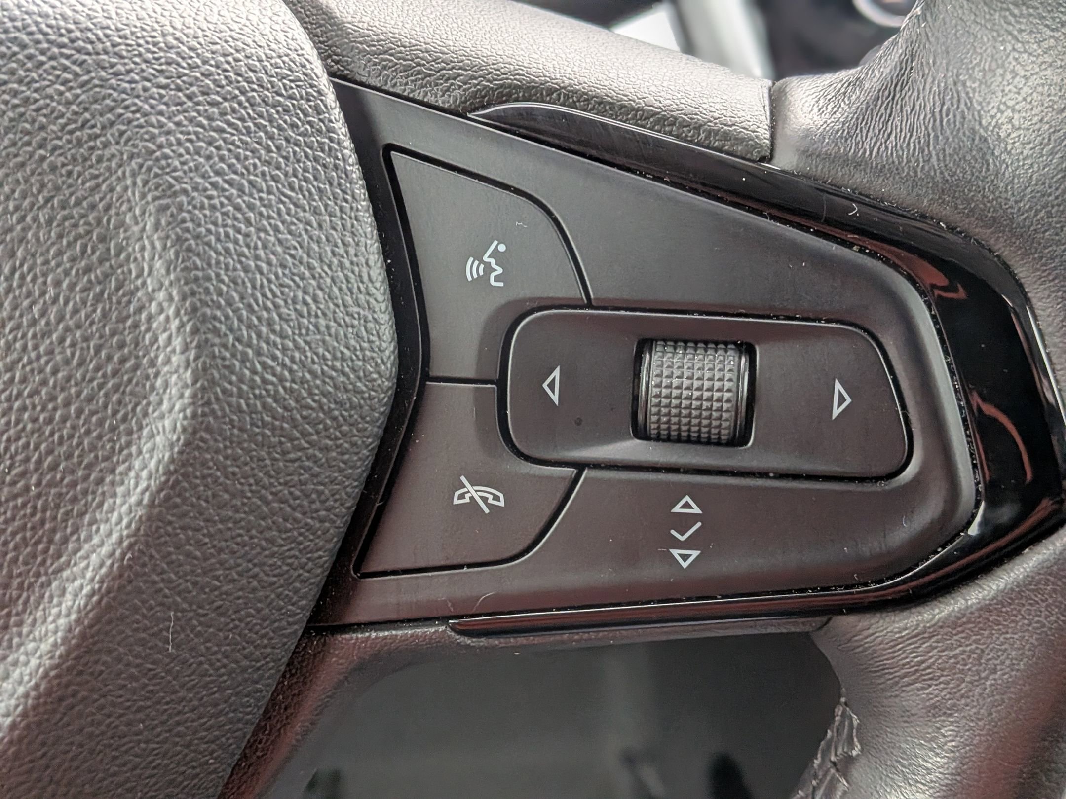 Used 2022 Chevrolet Bolt EUV Premier image 23