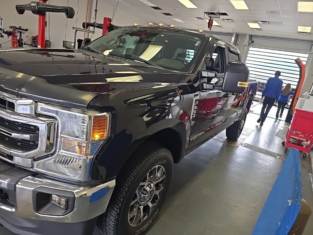 Used 2020 Ford F350 Lariat w/ Lariat Ultimate Package AWD/4WD image 2