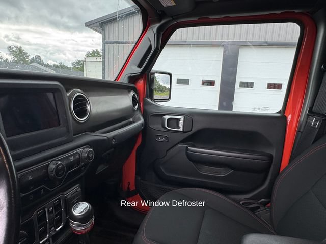 Used 2020 Jeep Gladiator Rubicon w/ Trailer Tow Package AWD/4WD image 17