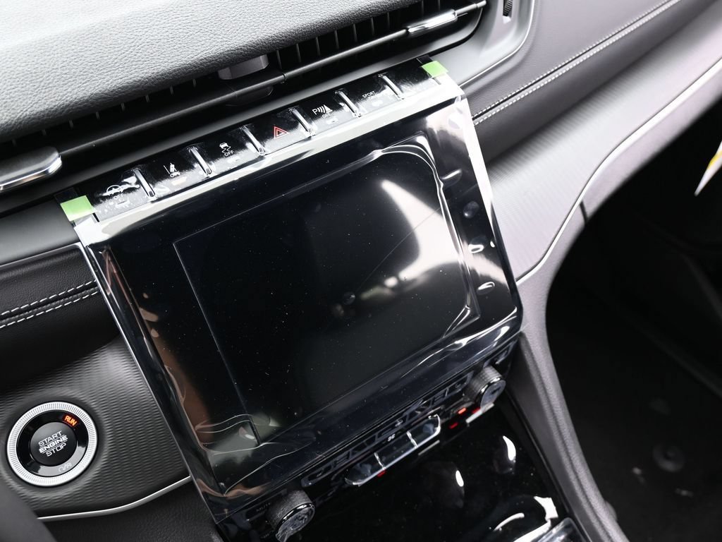 New 2025 Jeep Grand Cherokee Altitude AWD/4WD image 21