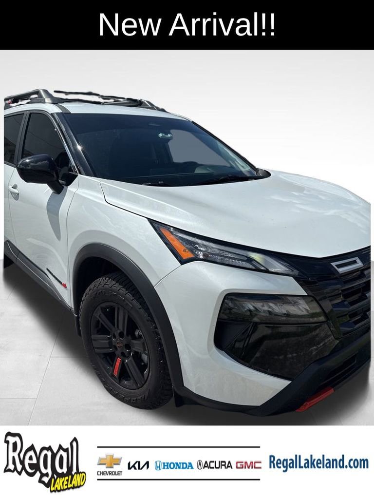 Used 2025 Nissan Rogue SV